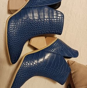 Ladies Embossed Slip On Ankle Boots